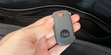 Smart Luggage Tracking: Collaborating with Airlines and Travel Agencies to Ensure Timely Delivery