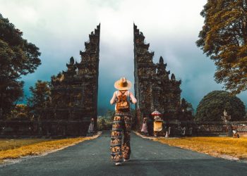 Exploring Unique Destinations: Why Travelers Are Drawn to Local Culture, Customs, and Traditions