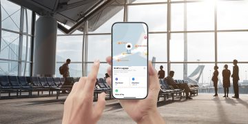 The Use of Smart Luggage Trackers: Empowering Travelers with Real-Time Luggage Location Updates