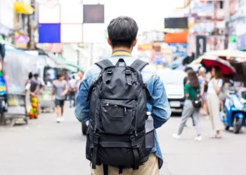 From Backpacker to Settler: The Journey of Travelers Who Decide to Settle in Their Favorite Destinations