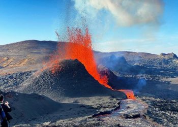 Iceland’s Hidden Gems: Mountain Lakes and Volcano Regions