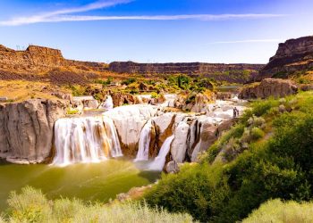 Beyond Culture: More and More Travelers Are Willing to Explore Secluded Natural Destinations