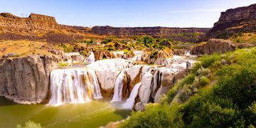 Beyond Culture: More and More Travelers Are Willing to Explore Secluded Natural Destinations