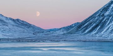 Polar Expeditions: Facing the Extremes of the Arctic and Antarctic